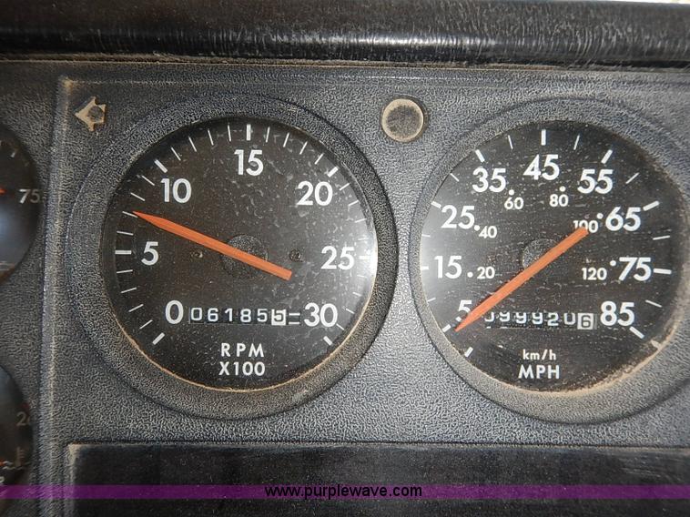 image for item AY9017 2000 Freightliner FS65 Thomas school bus