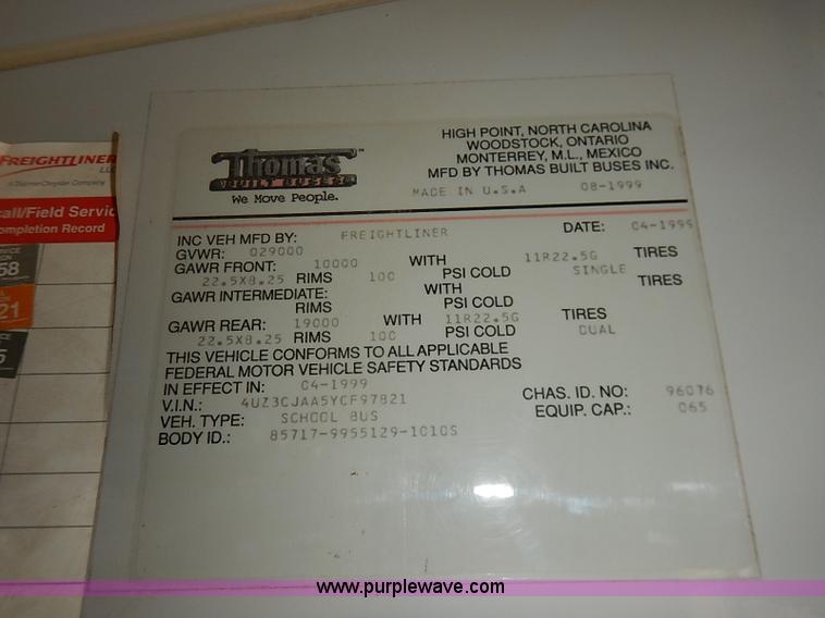 image for item AY9017 2000 Freightliner FS65 Thomas school bus