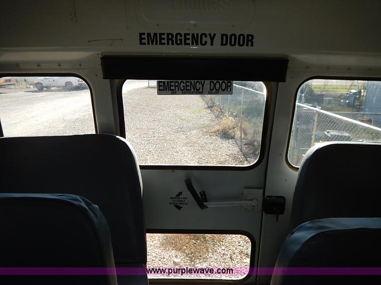 image for item AY9017 2000 Freightliner FS65 Thomas school bus