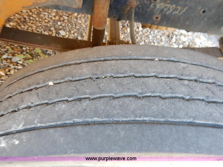 image for item AY9017 2000 Freightliner FS65 Thomas school bus