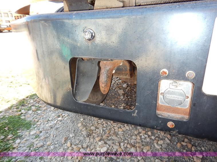 image for item AY9017 2000 Freightliner FS65 Thomas school bus