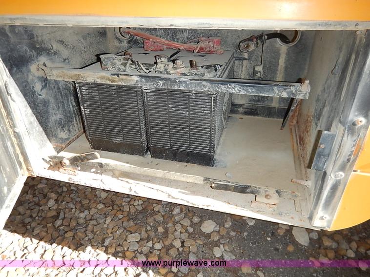 image for item AY9017 2000 Freightliner FS65 Thomas school bus