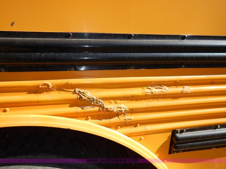 image for item AY9017 2000 Freightliner FS65 Thomas school bus