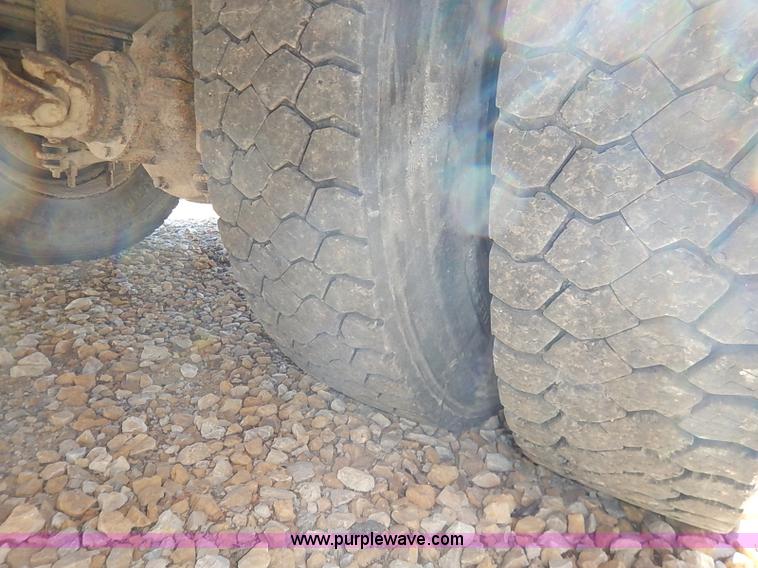 image for item AY9017 2000 Freightliner FS65 Thomas school bus