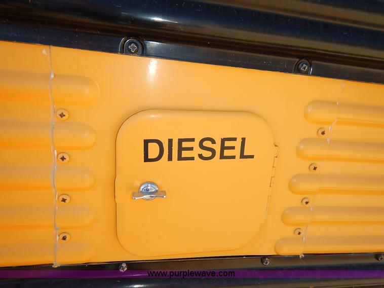 image for item AY9017 2000 Freightliner FS65 Thomas school bus