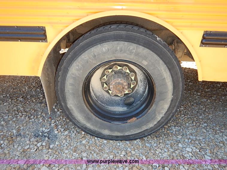 image for item AY9017 2000 Freightliner FS65 Thomas school bus