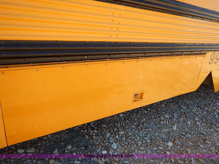 image for item AY9017 2000 Freightliner FS65 Thomas school bus