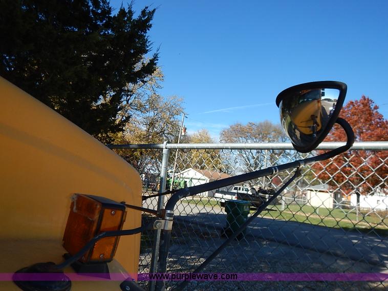 image for item AY9017 2000 Freightliner FS65 Thomas school bus