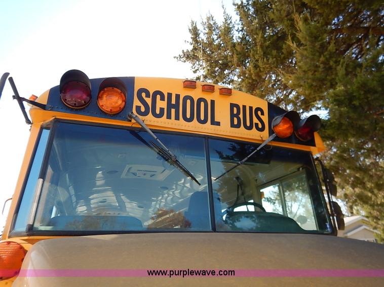 image for item AY9017 2000 Freightliner FS65 Thomas school bus