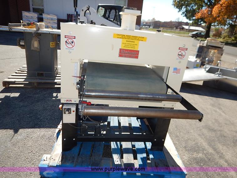 image for item AY9022 Woodmaster drum sander