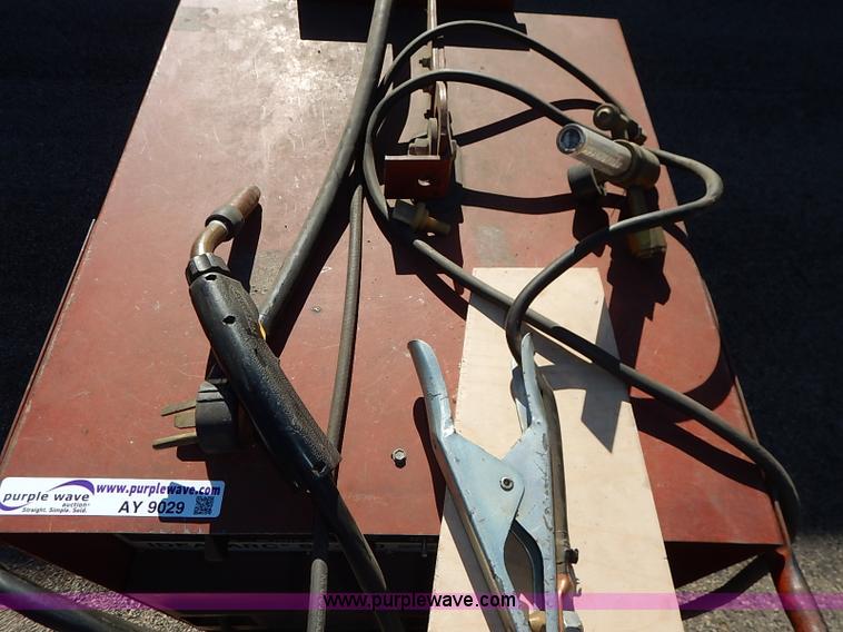 image for item AY9029 Lincoln Idealarc SP-200 mig welder