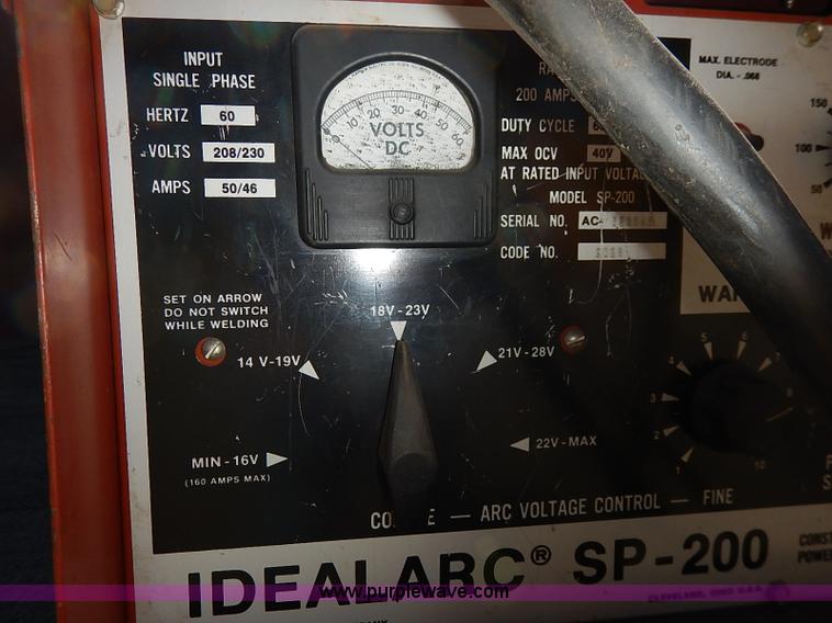 image for item AY9029 Lincoln Idealarc SP-200 mig welder