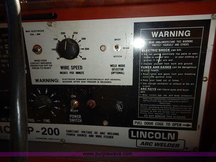 image for item AY9029 Lincoln Idealarc SP-200 mig welder