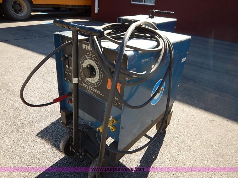 image for item AY9030 Miller Dialarc 250 AC/DC welder