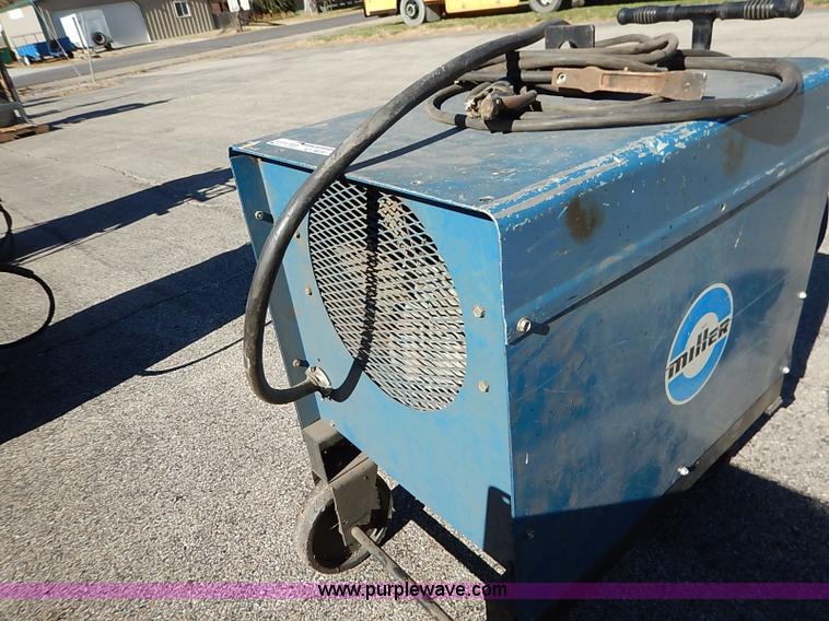 image for item AY9030 Miller Dialarc 250 AC/DC welder