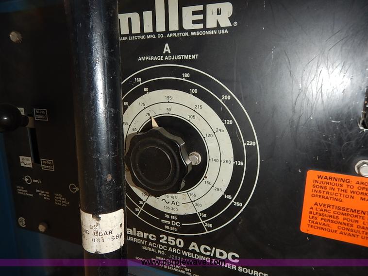 image for item AY9030 Miller Dialarc 250 AC/DC welder