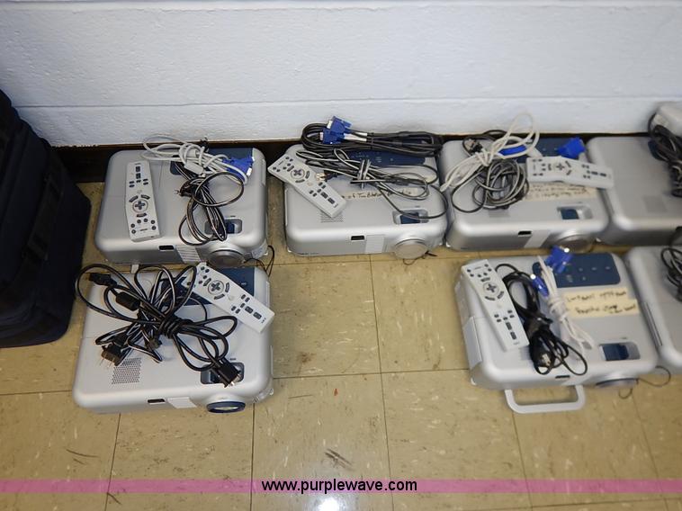 image for item AY9052 (14) assorted projectors