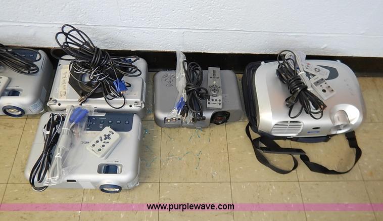 image for item AY9052 (14) assorted projectors