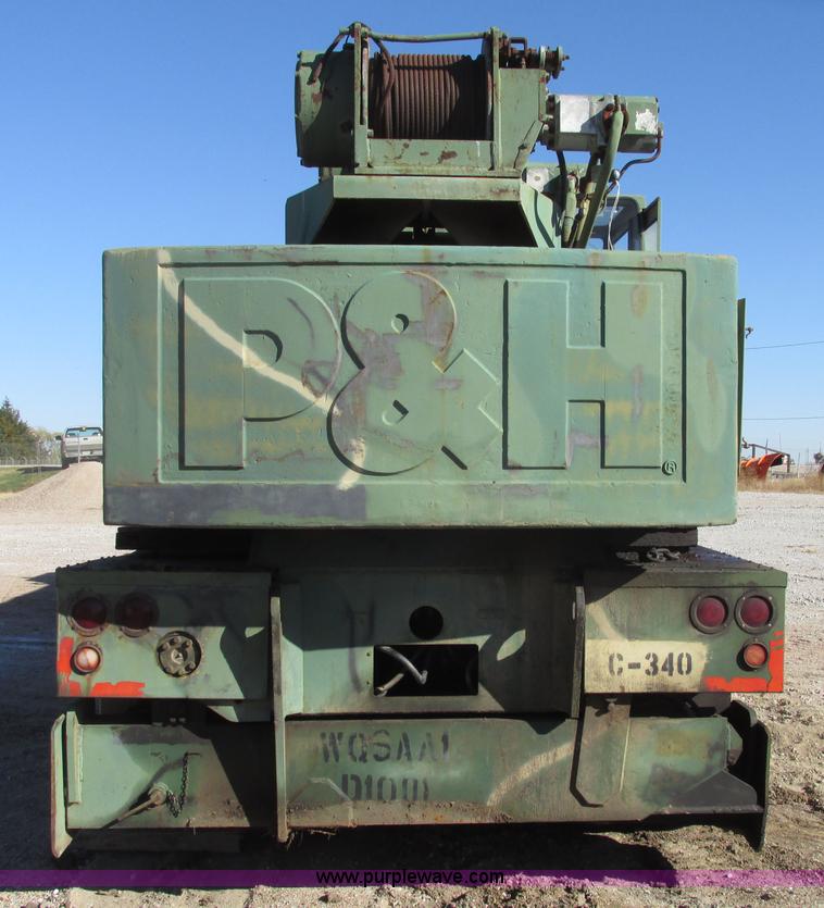 image for item G9908 1975 P & H MT-250 hydraulic crane