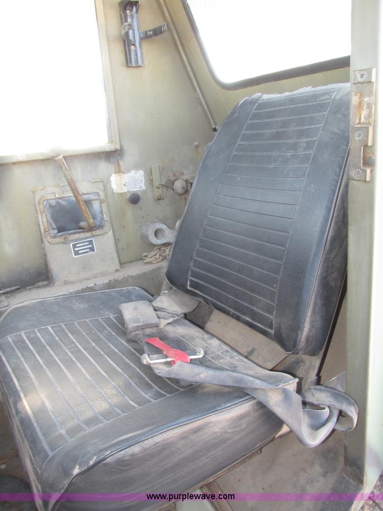 image for item G9908 1975 P & H MT-250 hydraulic crane