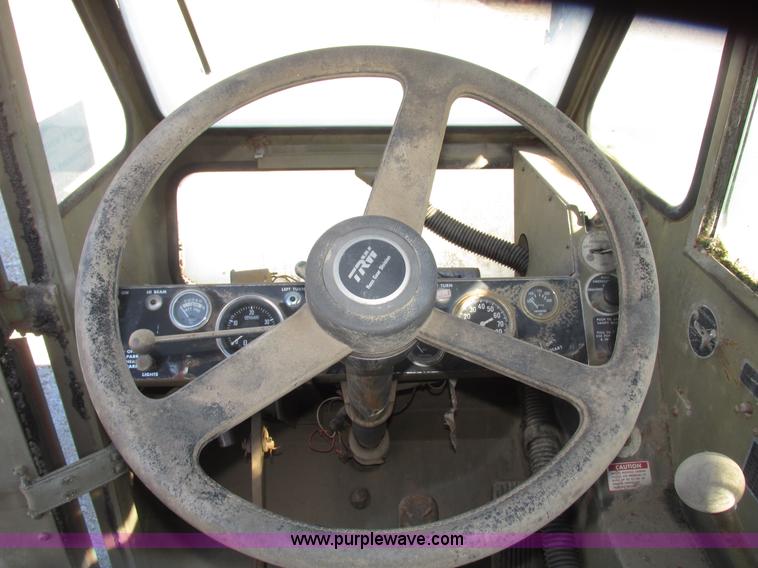 image for item G9908 1975 P & H MT-250 hydraulic crane