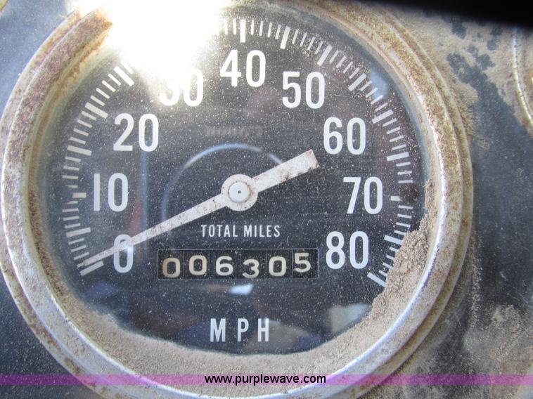 image for item G9908 1975 P & H MT-250 hydraulic crane