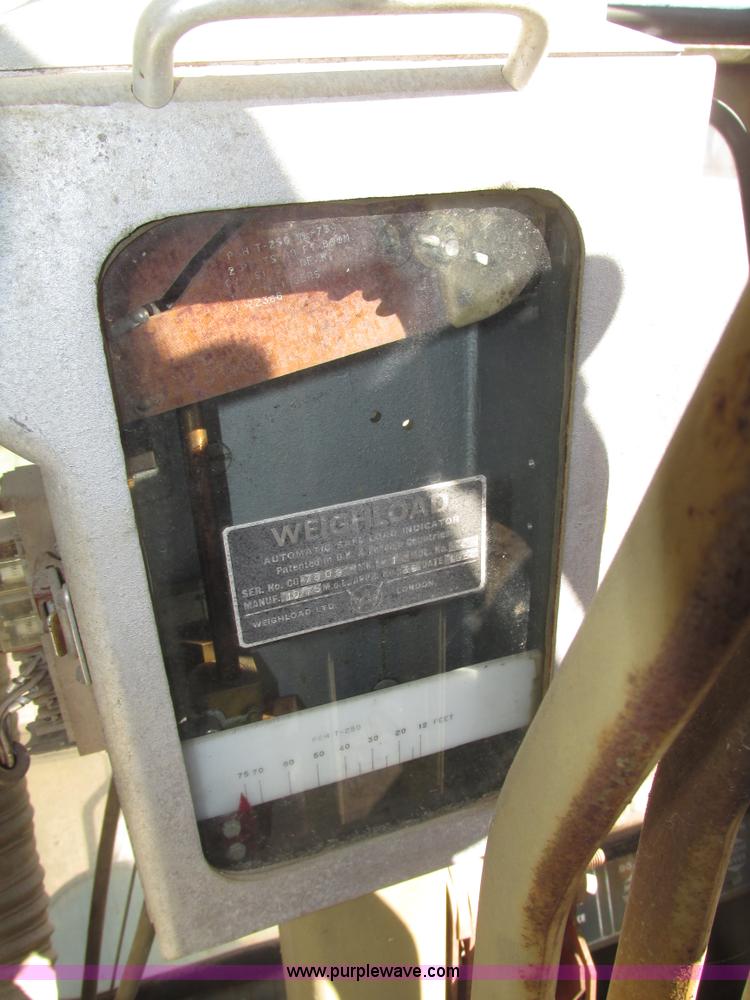 image for item G9908 1975 P & H MT-250 hydraulic crane