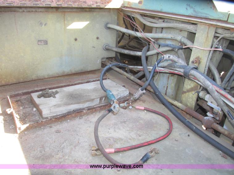 image for item G9908 1975 P & H MT-250 hydraulic crane