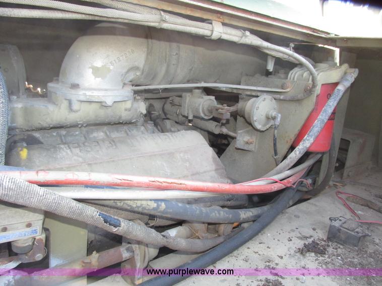 image for item G9908 1975 P & H MT-250 hydraulic crane