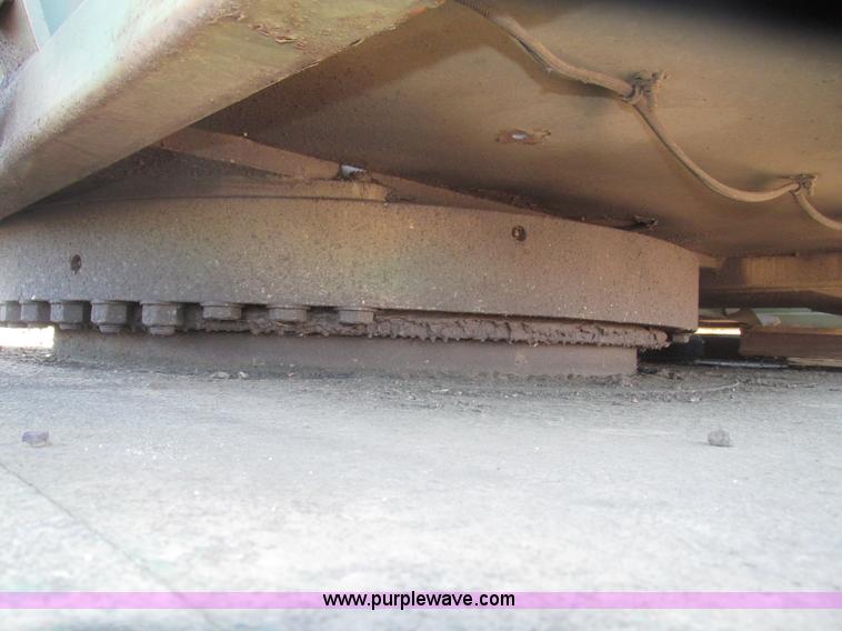 image for item G9908 1975 P & H MT-250 hydraulic crane