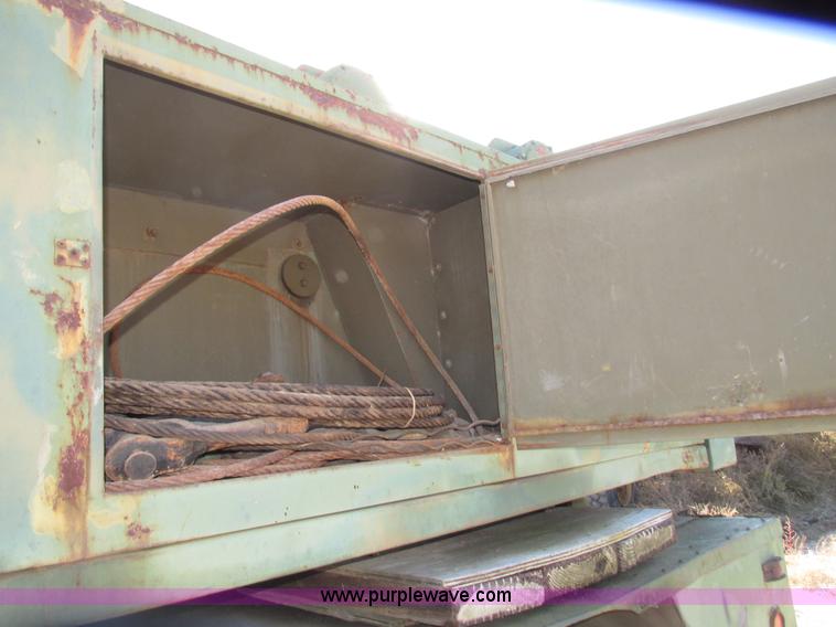 image for item G9908 1975 P & H MT-250 hydraulic crane