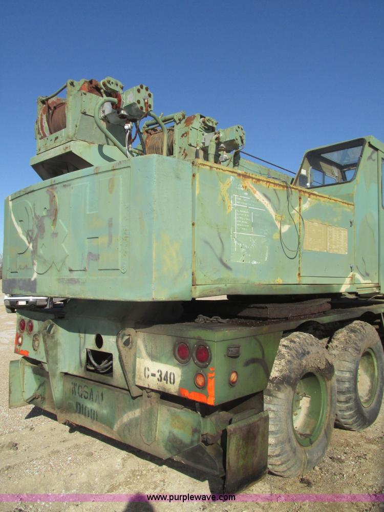 image for item G9908 1975 P & H MT-250 hydraulic crane