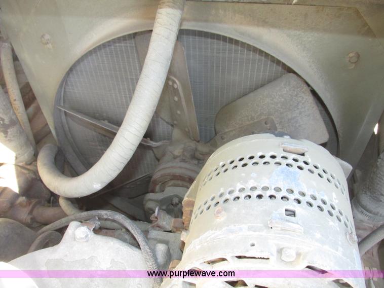 image for item G9908 1975 P & H MT-250 hydraulic crane