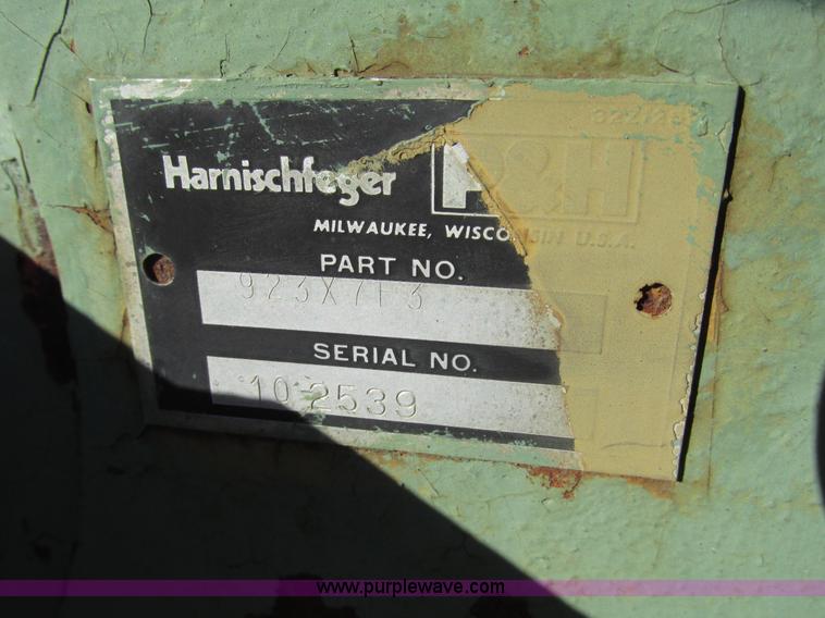 image for item G9908 1975 P & H MT-250 hydraulic crane