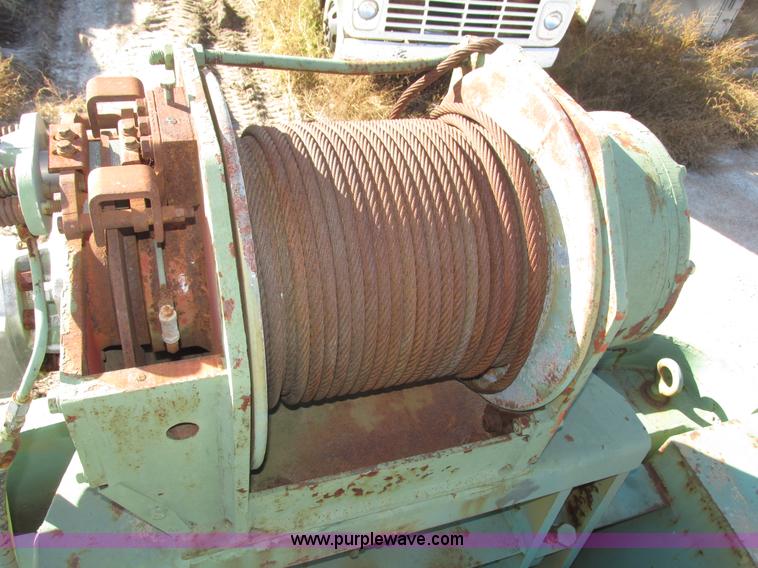 image for item G9908 1975 P & H MT-250 hydraulic crane