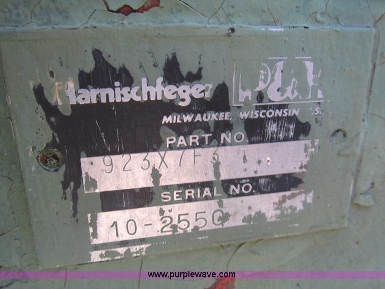 image for item G9908 1975 P & H MT-250 hydraulic crane