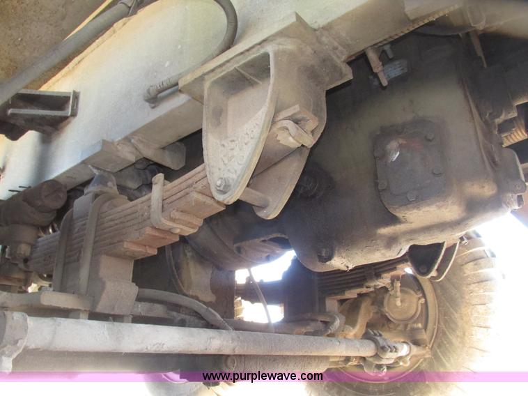 image for item G9908 1975 P & H MT-250 hydraulic crane