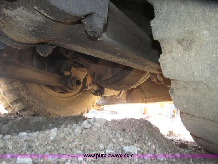 image for item G9908 1975 P & H MT-250 hydraulic crane