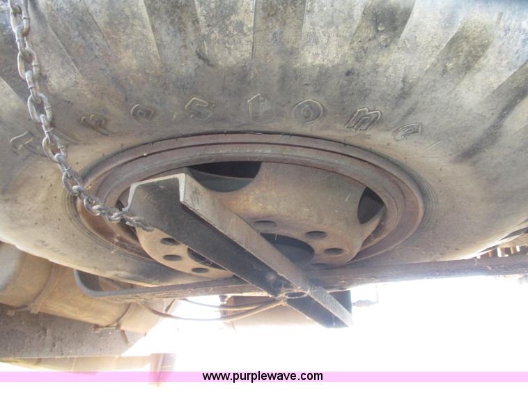 image for item G9908 1975 P & H MT-250 hydraulic crane