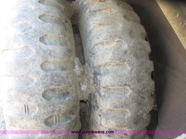 image for item G9908 1975 P & H MT-250 hydraulic crane