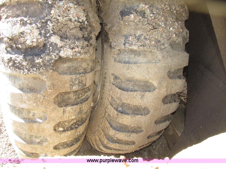 image for item G9908 1975 P & H MT-250 hydraulic crane