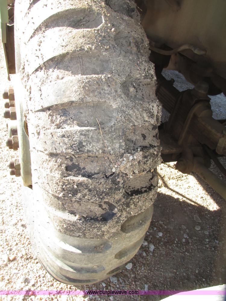 image for item G9908 1975 P & H MT-250 hydraulic crane