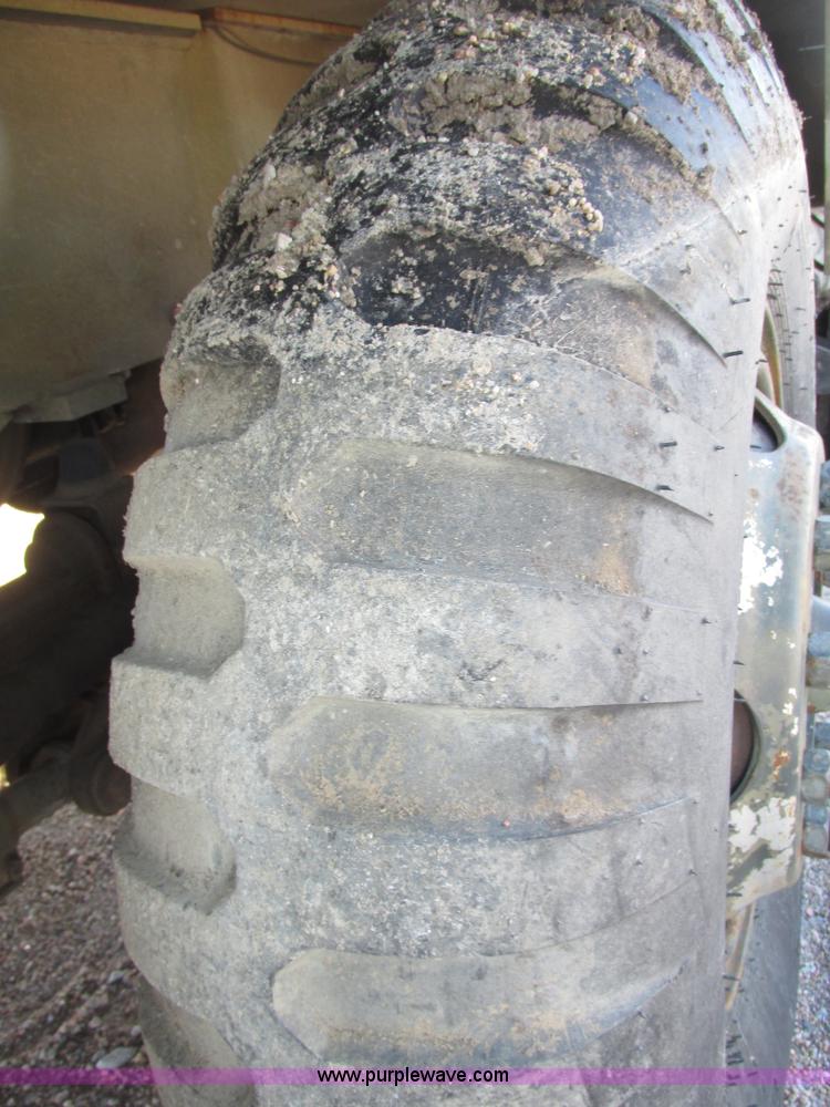 image for item G9908 1975 P & H MT-250 hydraulic crane