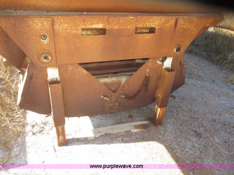 image for item G9909 1993 Dakota DB4200 belly dump trailer