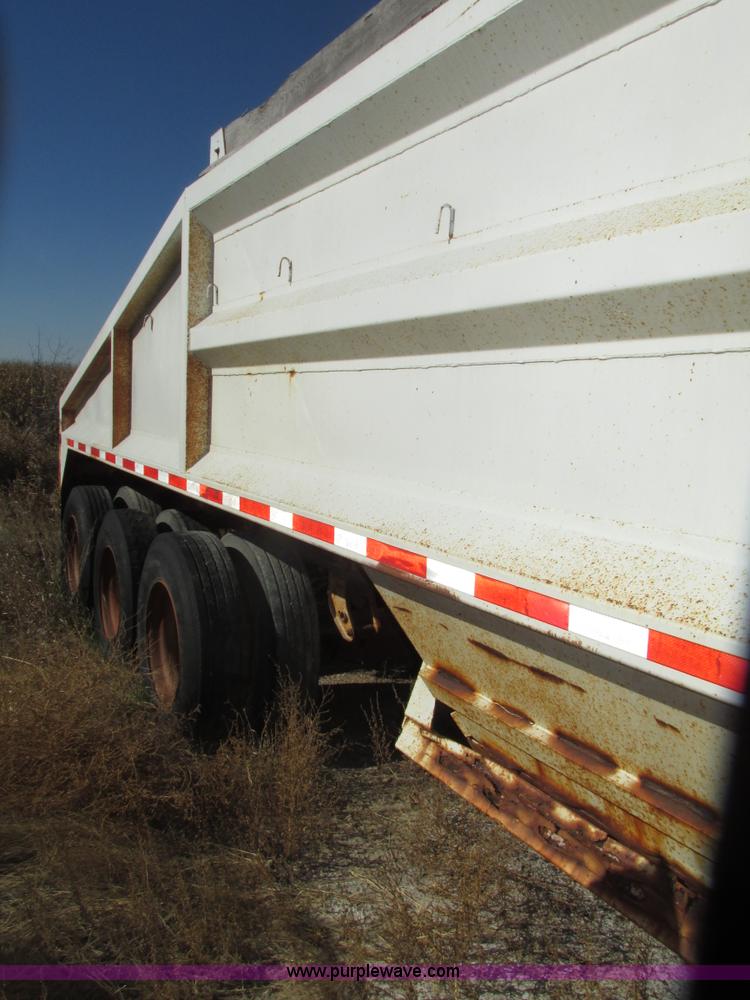 image for item G9909 1993 Dakota DB4200 belly dump trailer