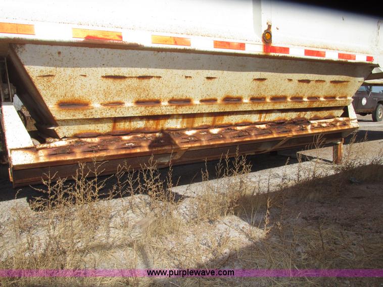 image for item G9909 1993 Dakota DB4200 belly dump trailer