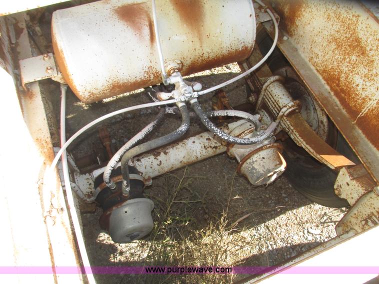 image for item G9909 1993 Dakota DB4200 belly dump trailer