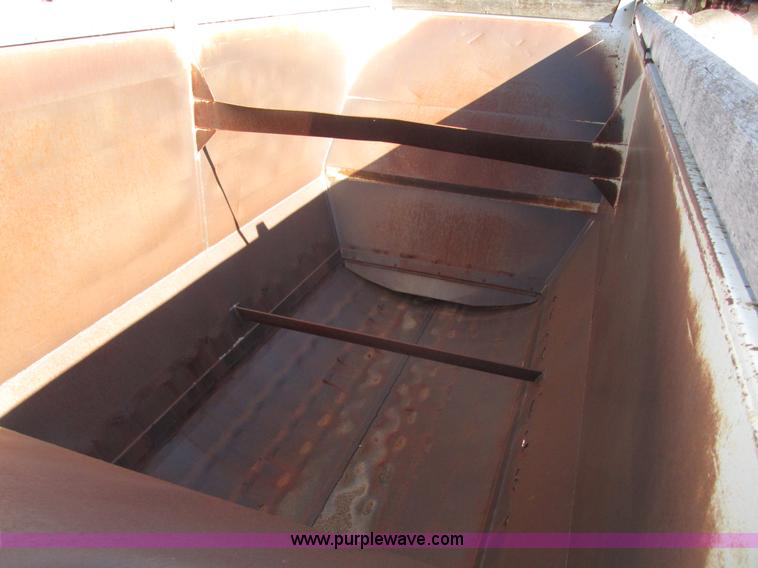 image for item G9909 1993 Dakota DB4200 belly dump trailer