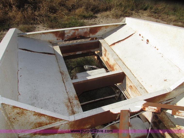 image for item G9909 1993 Dakota DB4200 belly dump trailer