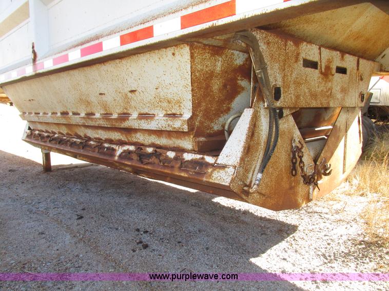 image for item G9909 1993 Dakota DB4200 belly dump trailer
